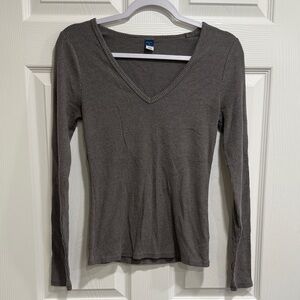Old Navy Gray Ribbed V-Neck Long Sleeve Tee